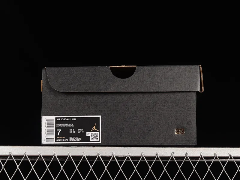 All categories Air Jordan Jordan series basketball shoes Air Jordan 1 Mid Air Jordan 1 Mid AJ1 Joe 1 black and white mid-top basketball shoes 554724-079